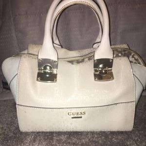 White Guess Handbag with strap
